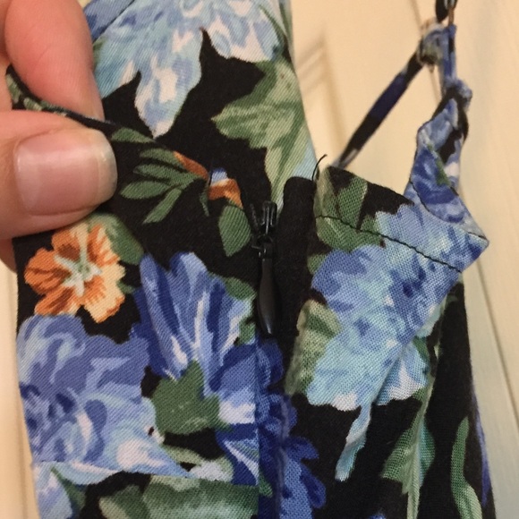 Forever 21 Floral Hawaiian print tank top - Picture 2 of 5